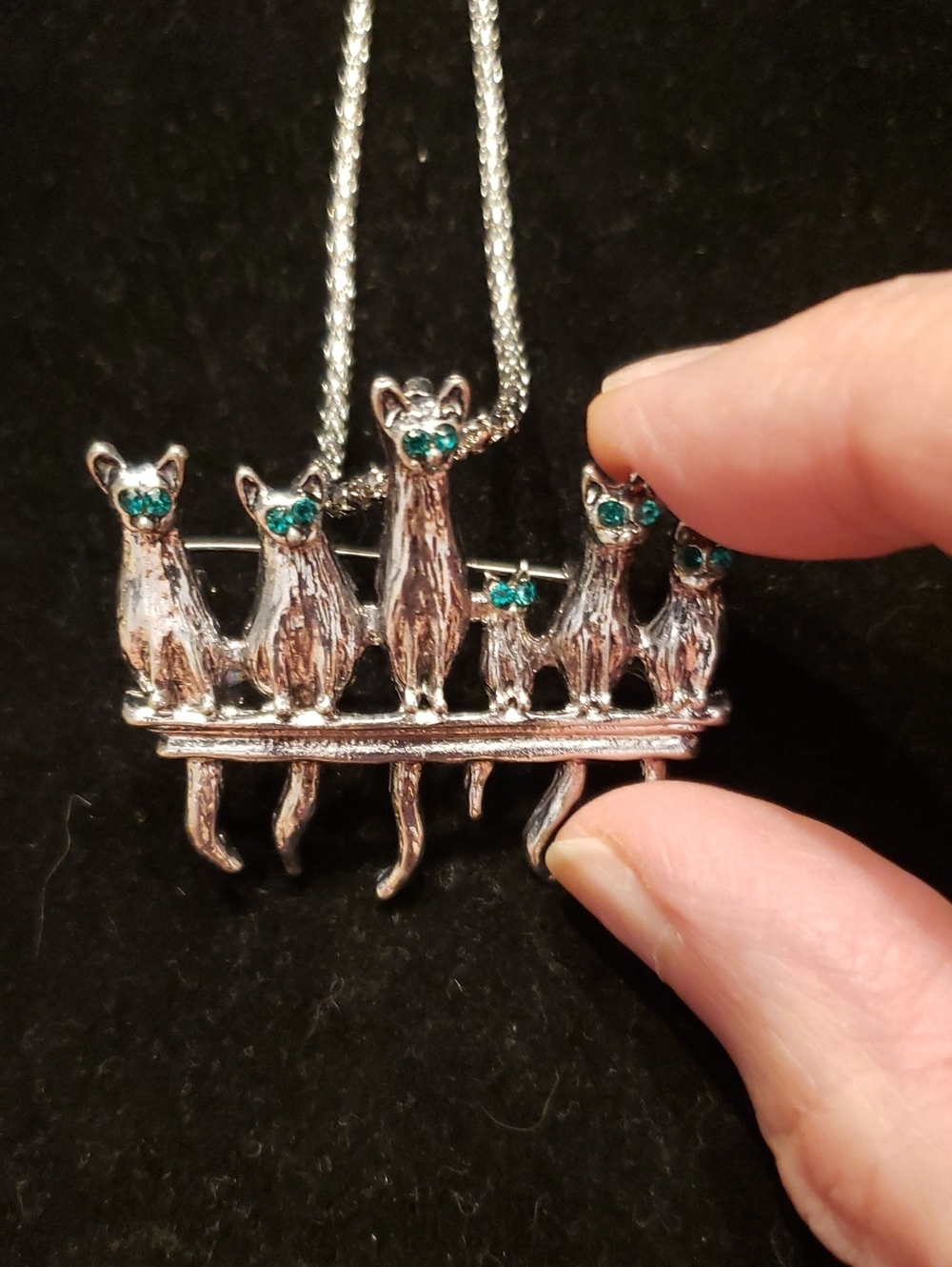 NEW Betsey Johnson Siamese Family Pendant Necklace/Pin Long, Slvrtn Chain, Blue. - Picture 4 of 6